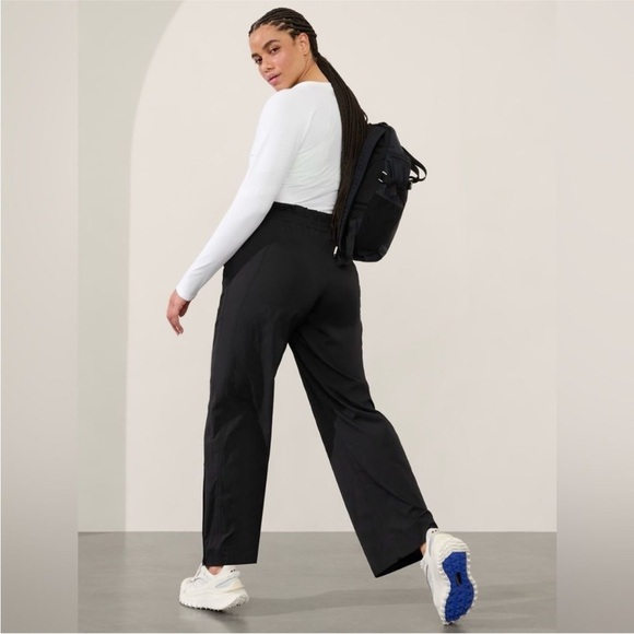 Athleta Trekkie High Rise Parachute Pants In Black Size 8 - Picture 5 of 13
